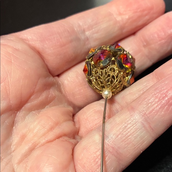Elegant vintage 1950’s Gold with rhinestones in a Filigree hat Pin - Picture 9 of 12